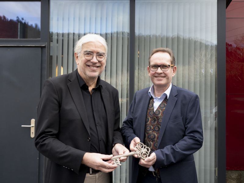 Martin Allitsch übergibt an Peter Jägersberger von der Preis Group