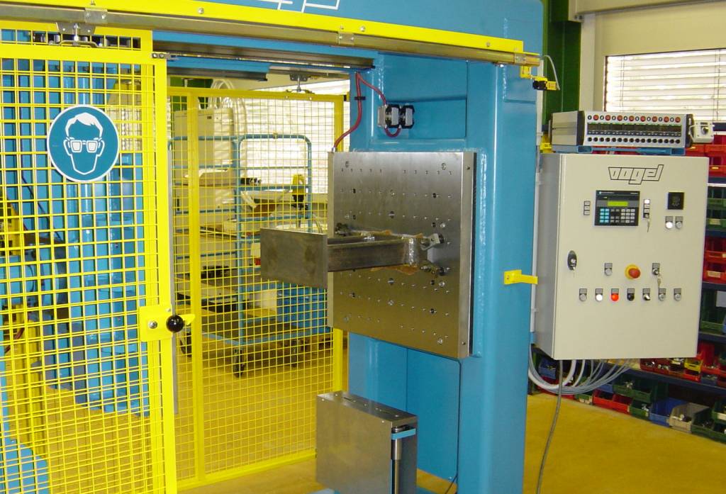 Insulator-Manufacturing-Machine-GIPRO